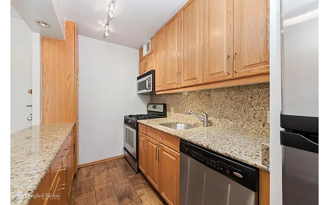 Rented by Douglas Elliman | media 1