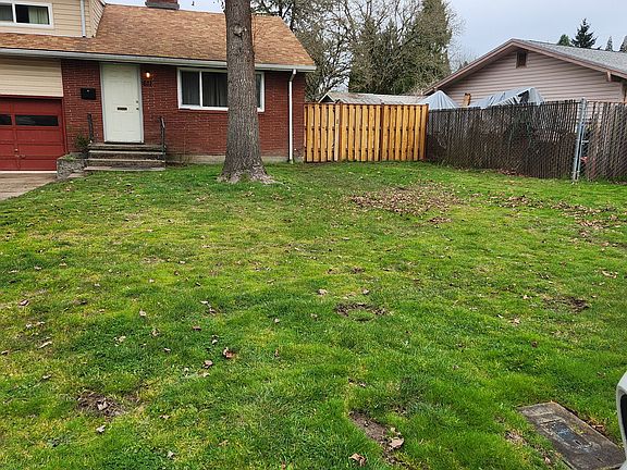 2nd image of 605 NE Edison St #611