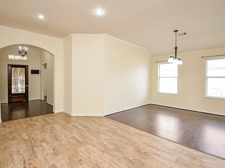 24718 Cobble Canyon Ln — Photo 5