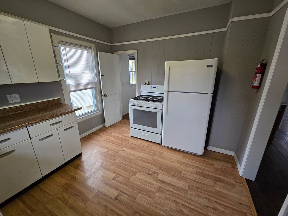 1st image of 172 Tompkins St #B