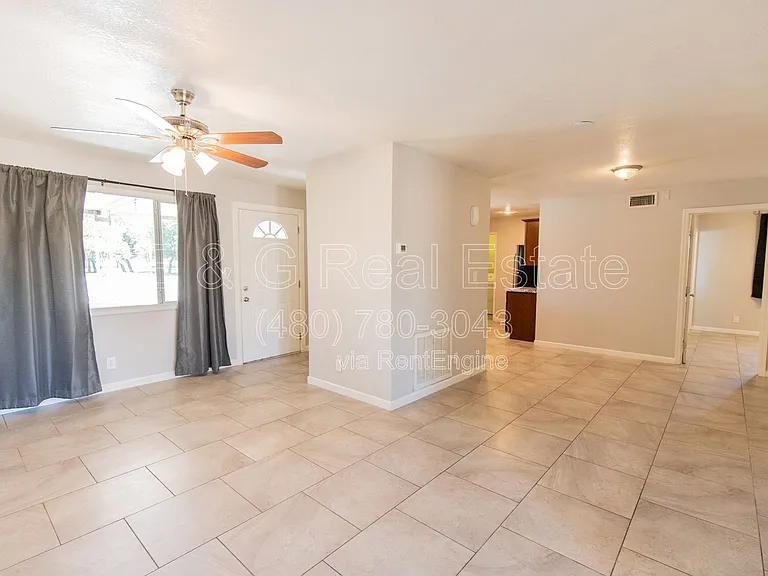 1620 S Hardy Dr — Photo 4