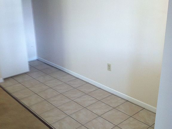 3rd image of 1582 Plainfield Dr