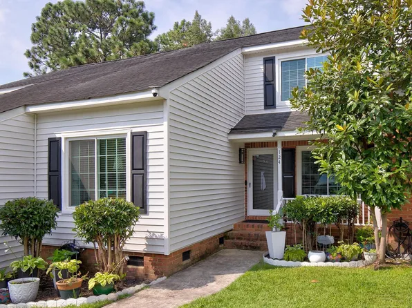 124 N Lake Pointe Dr, Columbia, SC 29229