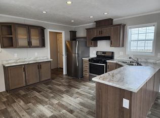 4915 N Dittmer St #150, Davenport, IA 52806