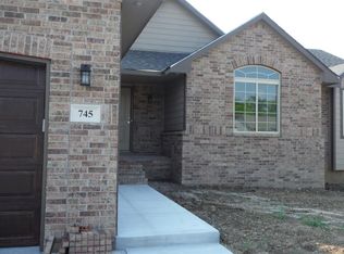 745 S Hedgewood St, Andover, KS 67002