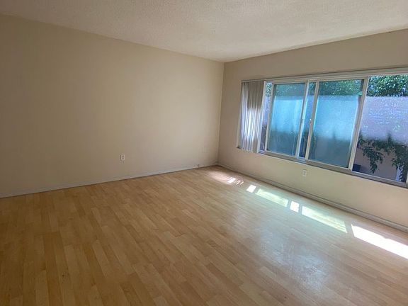 4th image of 360 Rosecrans St APT 7