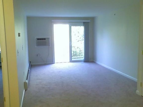 3rd image of 16 Woodman Way APT 22