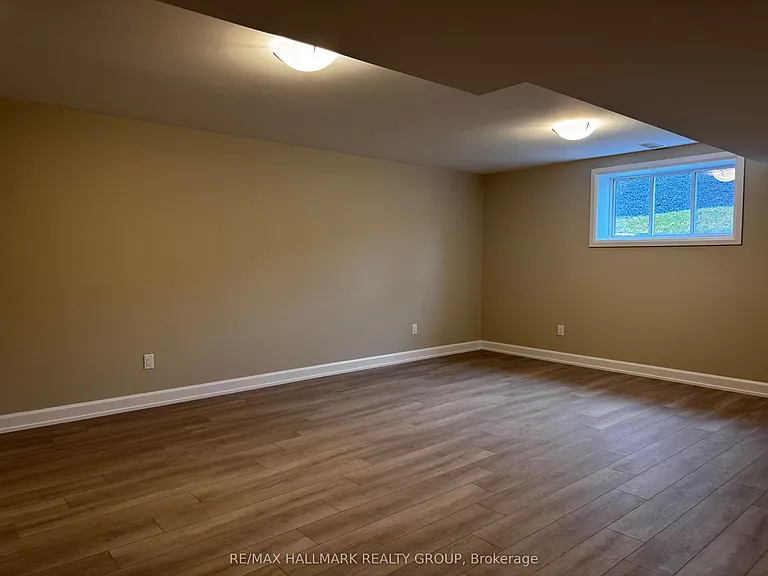 1485 Flanders Rd — Photo 18