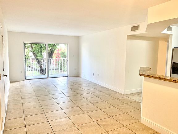 5th image of 5122 NW 79th Ave APT 201