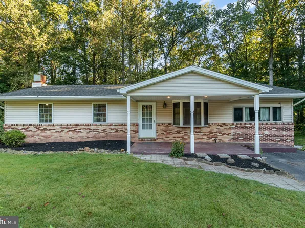 130 Village Rd, Etters, PA 17319