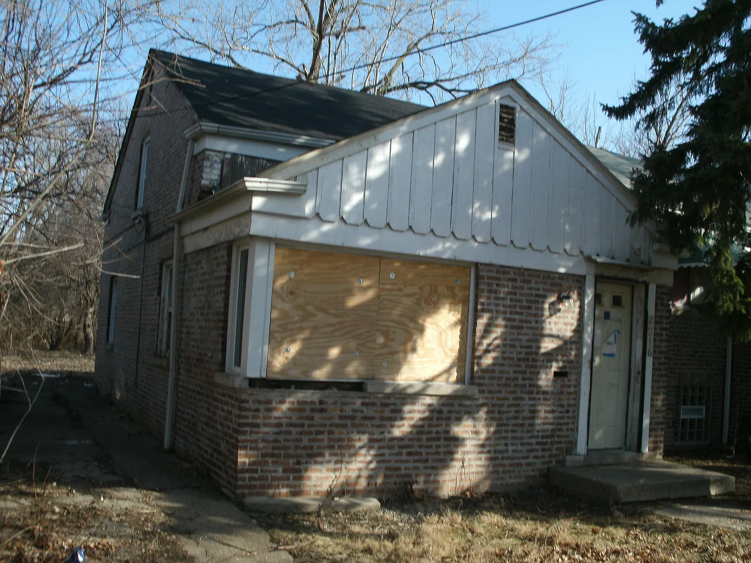 2216 E 99th St photo 1