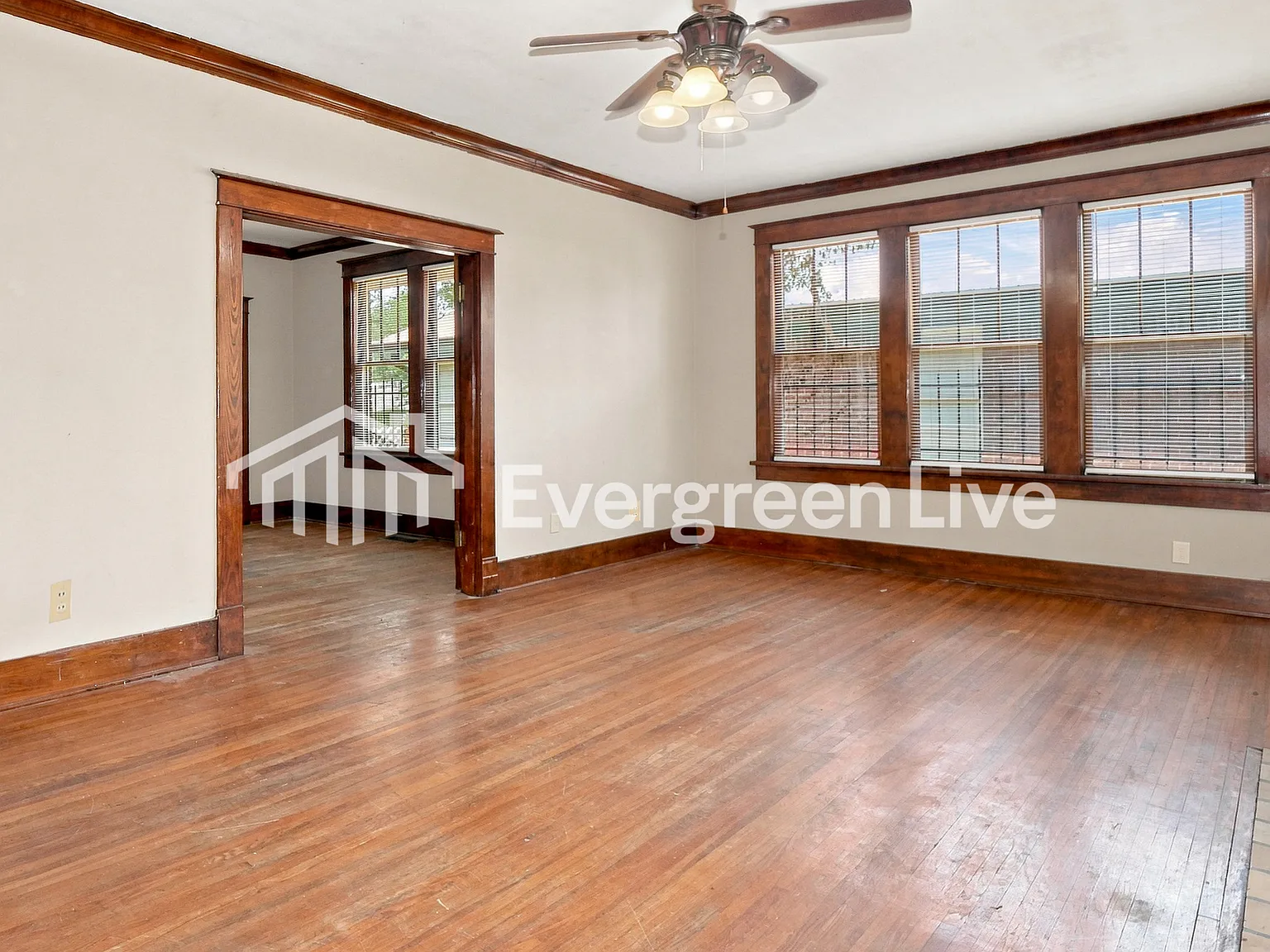 3 bed, 1.0 bath, 1710 sqft, $1,295 — Photo 2