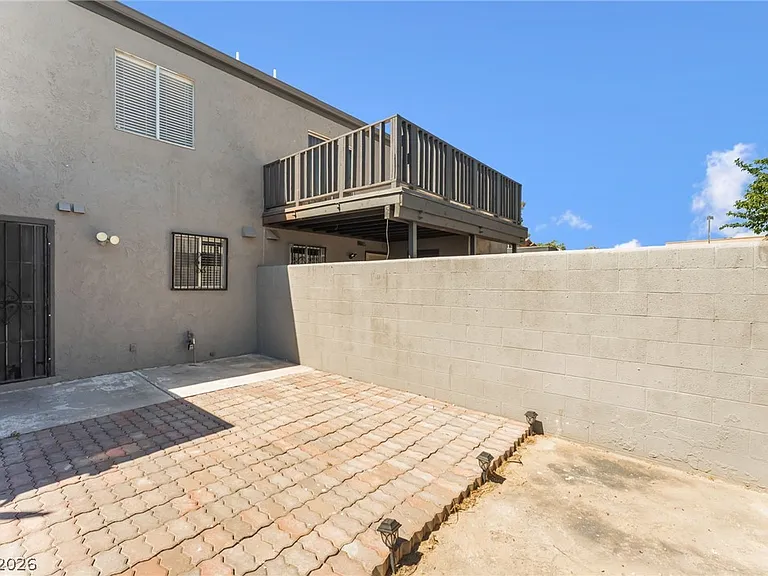1406 N Jones Blvd — Photo 31