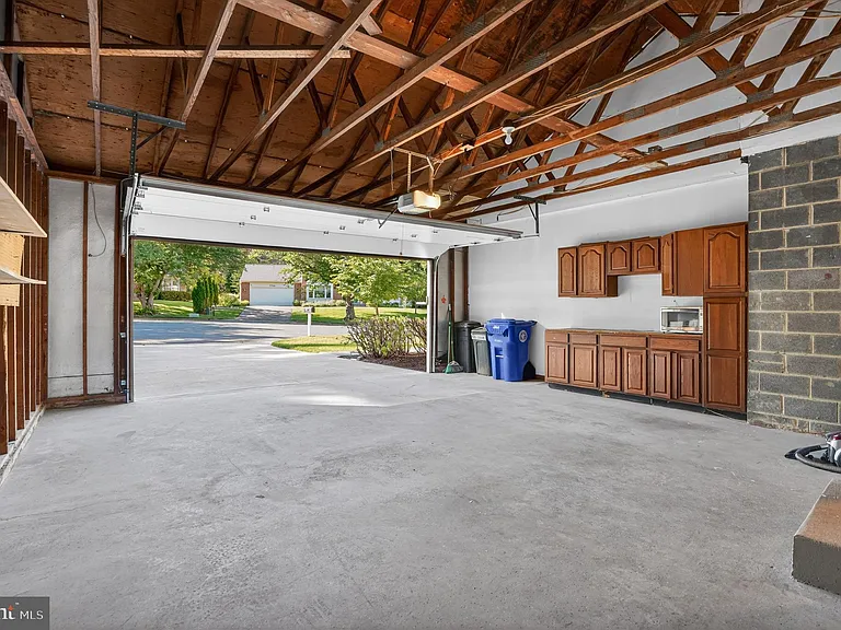7705 Zulima Ct — Photo 34
