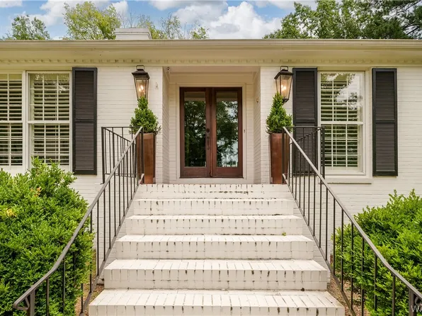 307 Woodridge Dr, Tuscaloosa, AL 35406