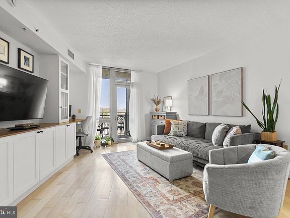 2nd image of 555 Massachusetts Ave NW APT 616