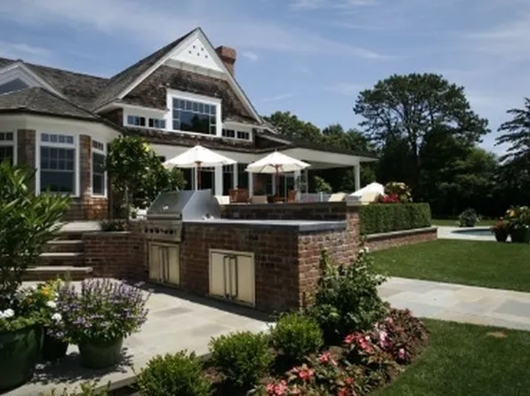https://photos.zillowstatic.com/fp/21fae139201abc7c90ccd18ceb4f00de-p_e.webp