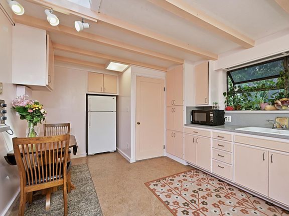 5th image of 2875 Lomitas Avenue
