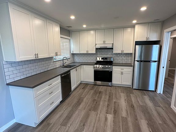 2nd image of 45 Parkrose Ave