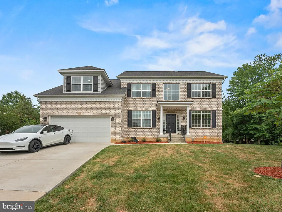 100 Inverness Ln