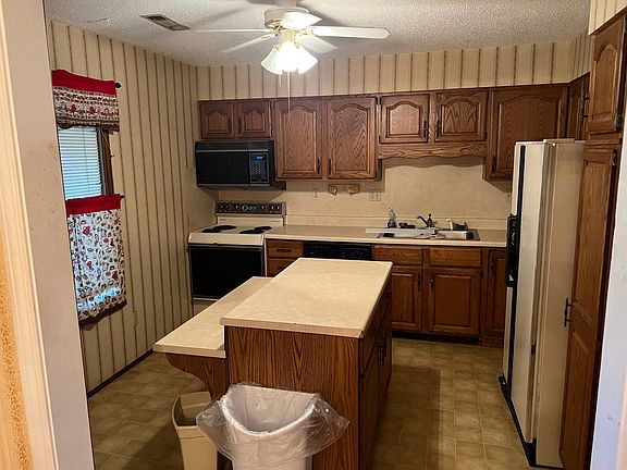 4th image of 534 Woodbine Pl
