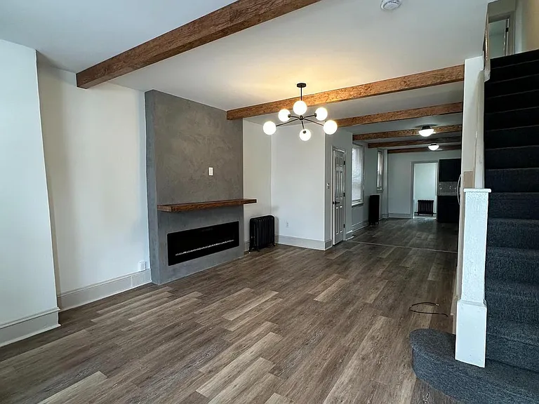 279 S Alden St — Photo 8