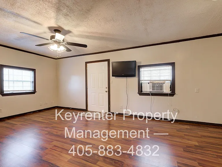 3607 SW 12th St — Photo 20