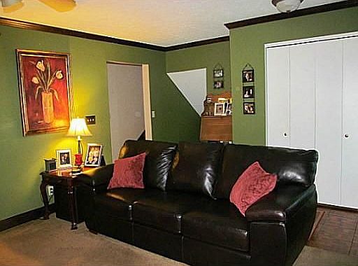 3rd image of 1032 Greenland Cir
