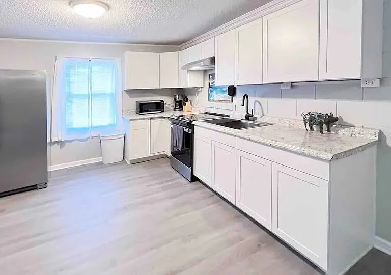 205 Barefoot Ln #C — Photo 18