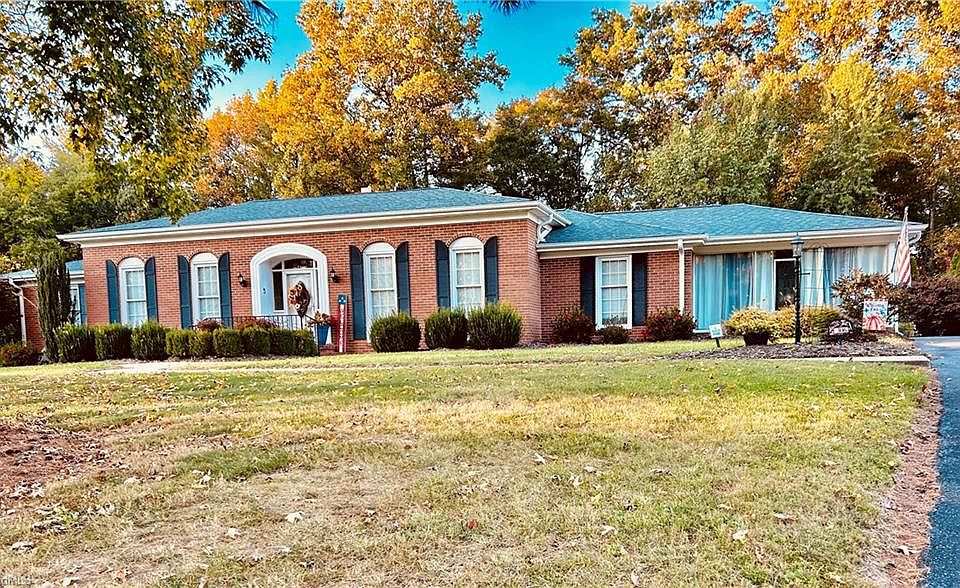 1st image of 306 Pineview Dr