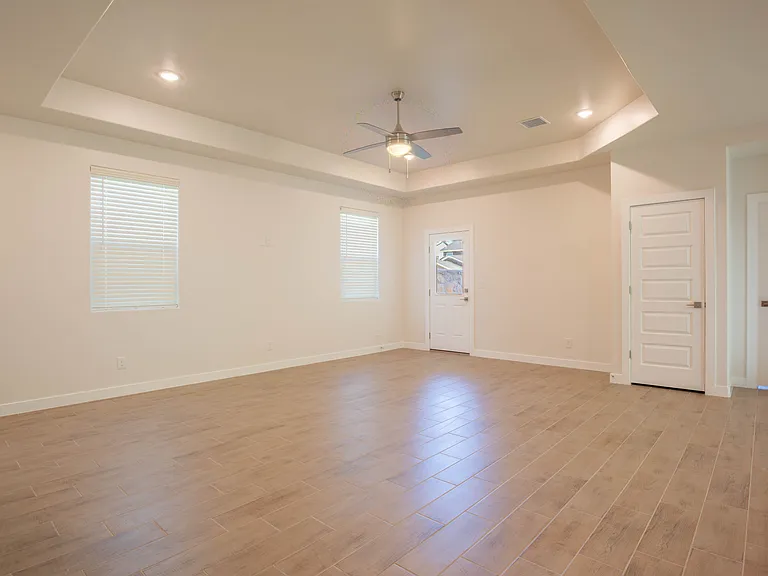 7006 Sentinel Ave — Photo 3