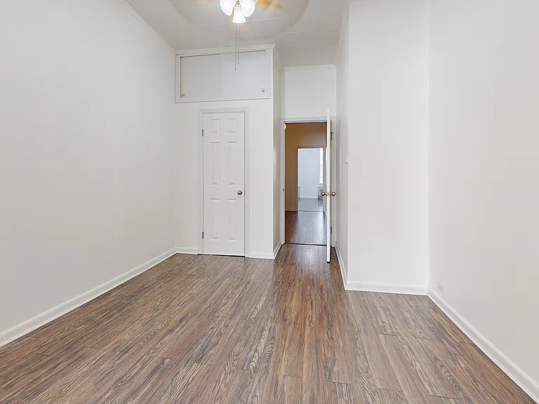 1941 Gates Ave #2R — Photo 21