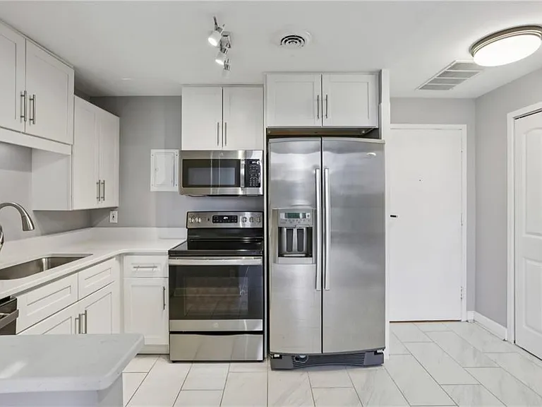 3060 Pharr Ct #612 — Photo 3