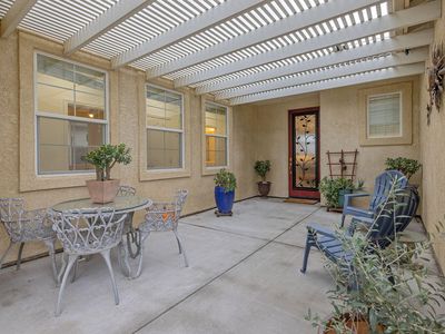 714 N Magna Carta Avenue, Hanford, CA, 93230