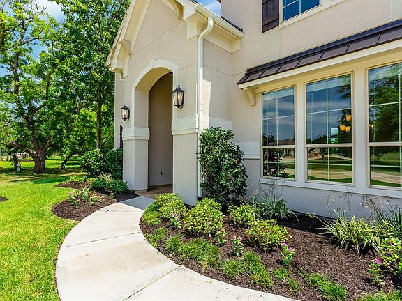 3rd image of 32807 Warbler Ct