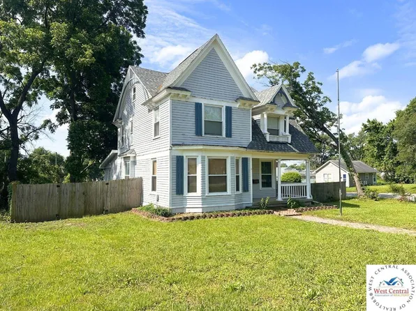 401 E McPherson St, Knob Noster, MO 65336