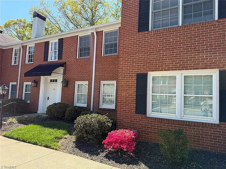 344 Hanover Arms Ct #C — Photo 2