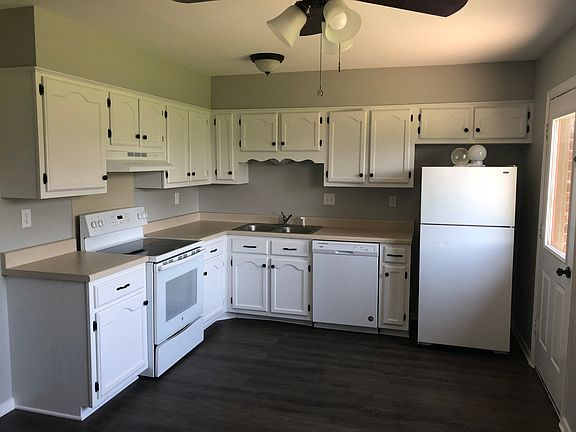 3rd image of 6520 Farley Dr W