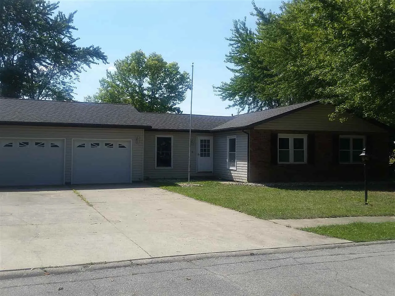 519 Elliott Ct photo 1