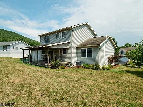 2nd image of 152 Kathryn Dr