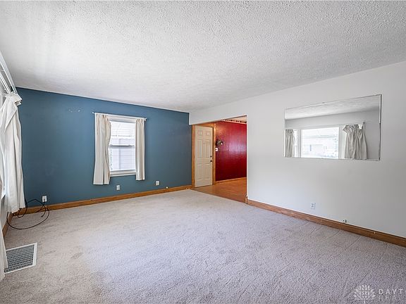 5th image of 113 Meyer Ave