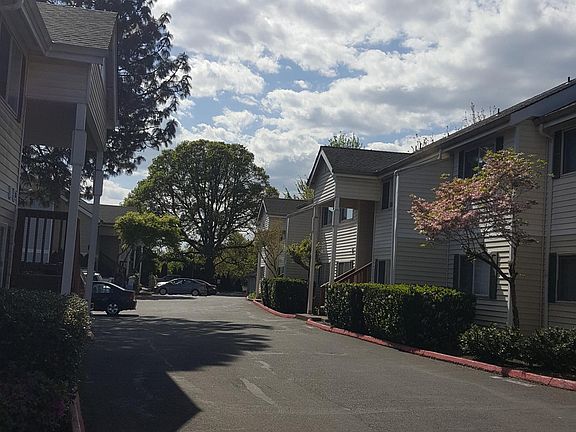 3rd image of 3400 NE 66th Ave