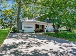 99 S Plaisted Ave, Hauppauge, NY 11788