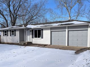1212 Village Cir, Manhattan, KS 66503