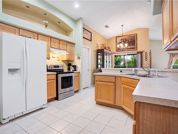 3rd image of 2321 Stone Abbey Blvd