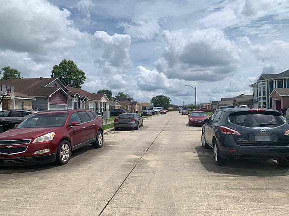 4th image of 5631 New England Dr