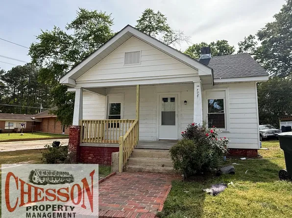 708 Woodrow St S, Wilson, NC 27893