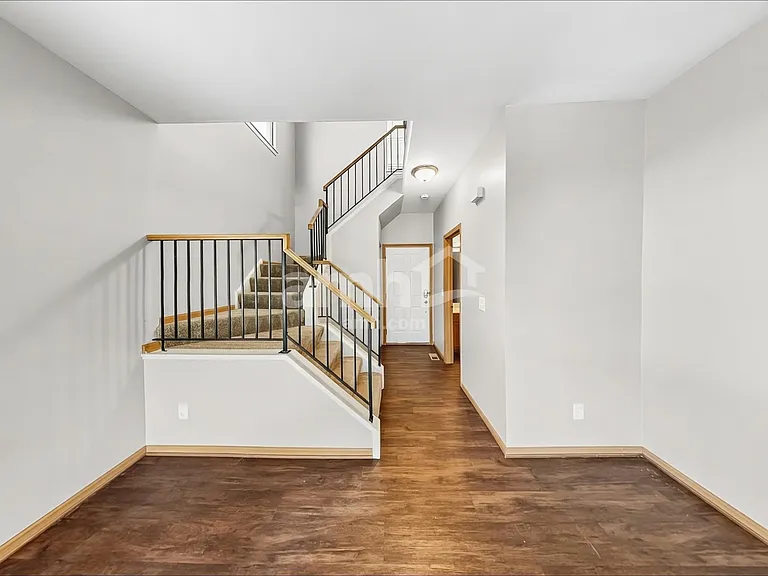 21555 Fulton Ct — Photo 7