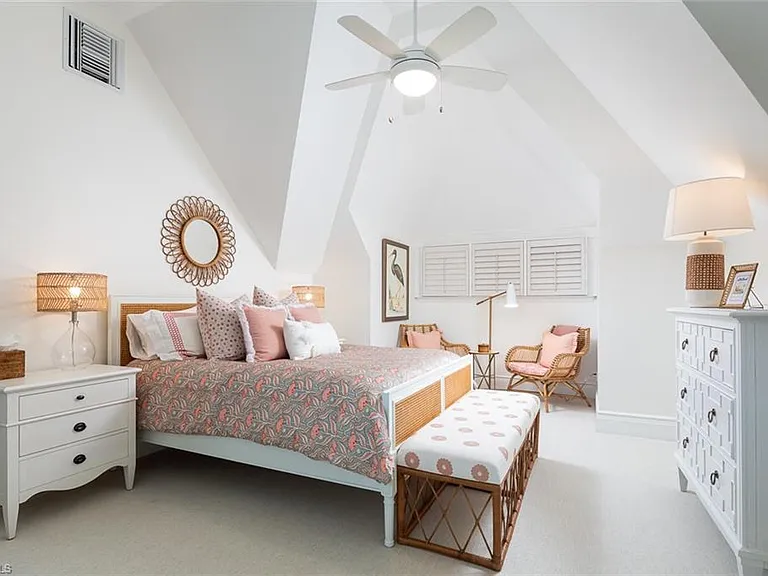2595 Half Moon Walk — Photo 26