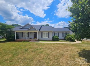 3809 River Rd, Hickory, NC 28602